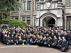 2022年度 135名に修士（経営管理）の学位を授与_集合撮影