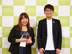 右）日本マーケティング学会 会長 西川英彦氏 左）小谷恵子さん