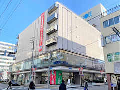 写真-3 井上百貨店本店の外観