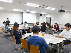 専門科目「マーケティング演習Ⅰ」（担当：黒岩健一郎教授）